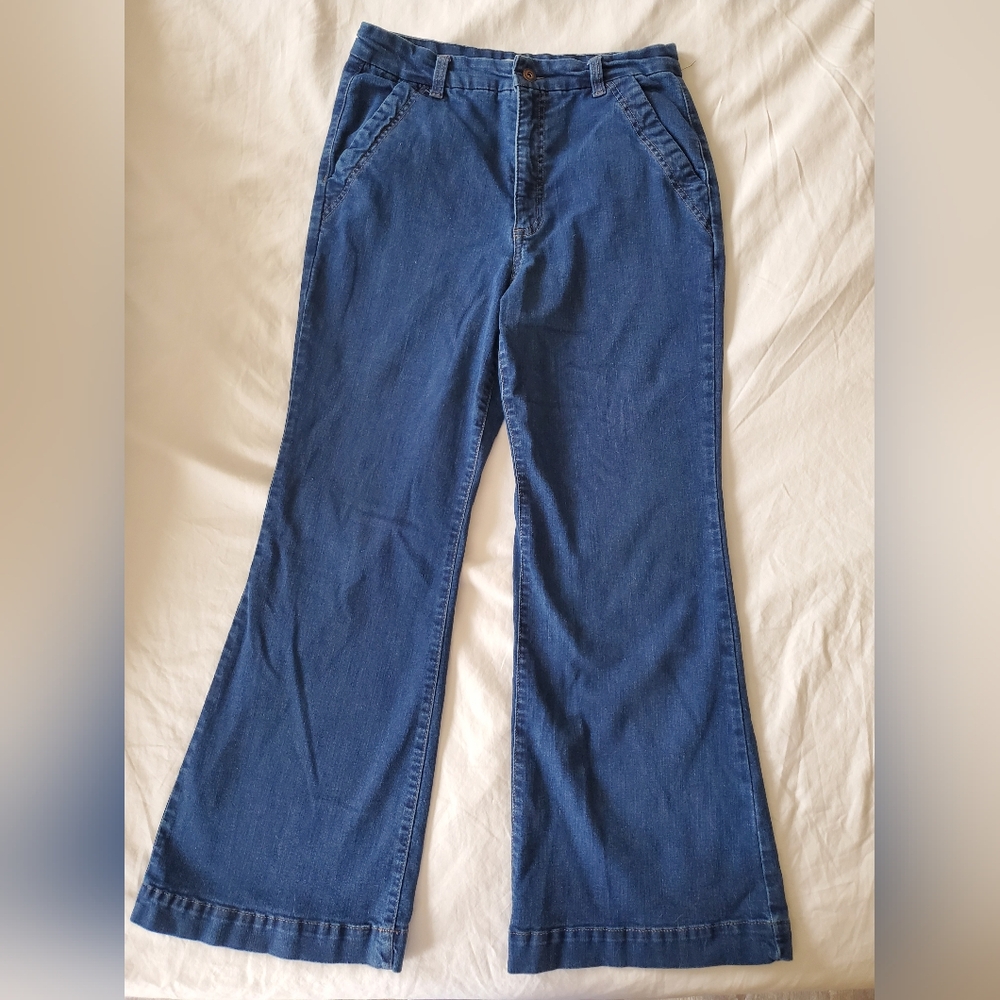 Sofia Vergara Dark Flare Jeans Size 12s Short
